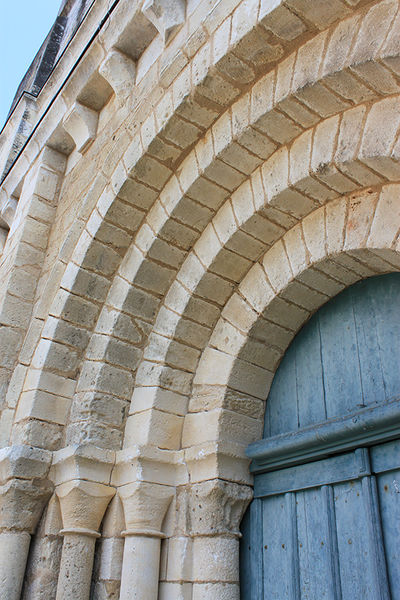 Fichier:Portail Saint Pierre.jpeg